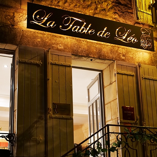 LA TABLE DE LÉO