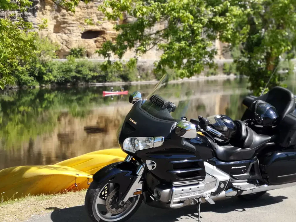 MotoTripAI