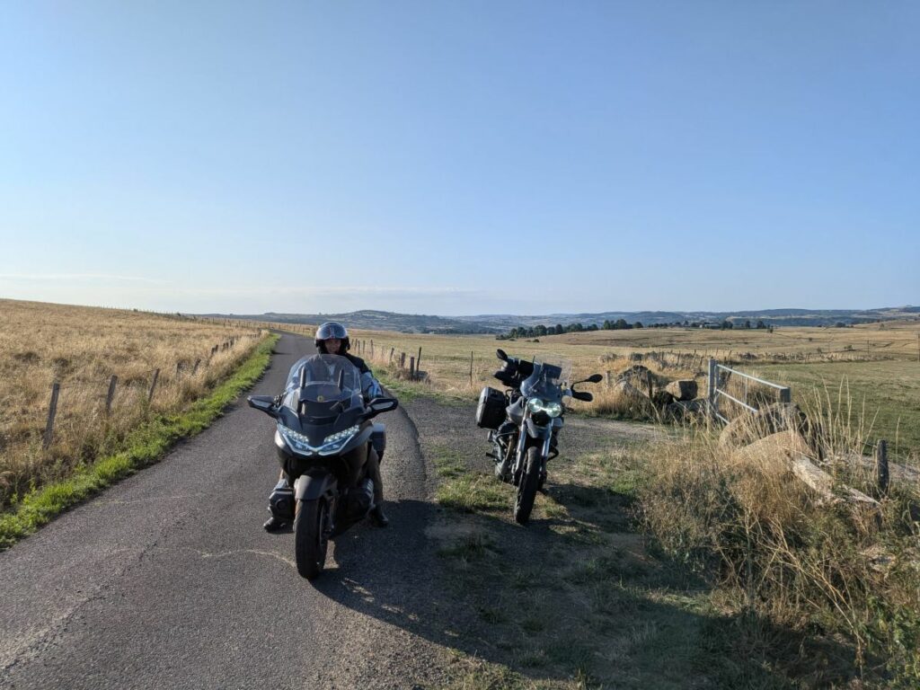 MotoTripAI